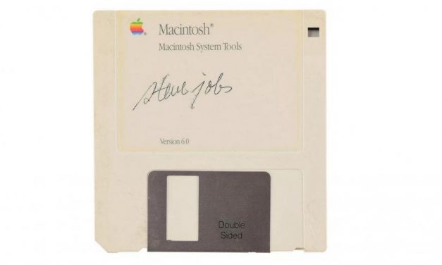 Steve Jobs Autogramm auf Diskette für $84.000 verkauft