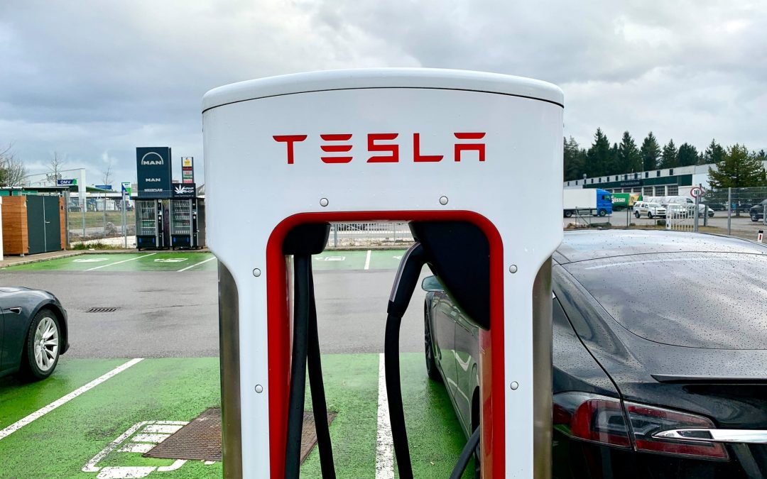 Tesla Supercharger Netz umfasst 15.000 Ladestationen
