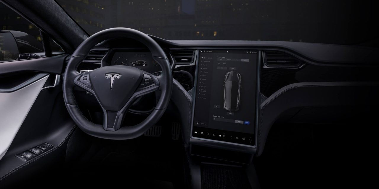 Tesla Lenkrad mit Touchscreens